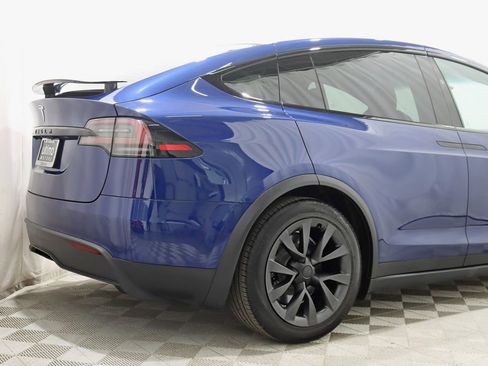 Used 2022 Tesla Model X image 9