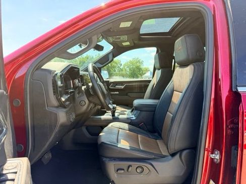 Used 2024 Chevrolet Silverado 1500 High Country w/ High Country Premium Package AWD/4WD image 7