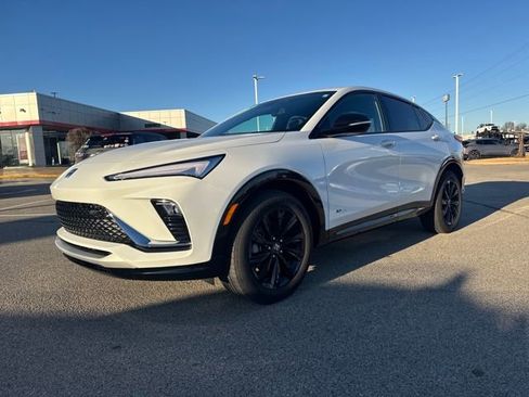 Used 2025 Buick Envista Sport Touring w/ Convenience I Package image 2