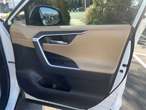 Used 2023 Toyota RAV4 Limited image 13