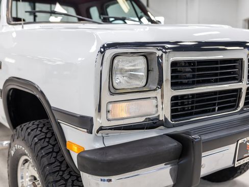 Used 1992 Dodge D/W Truck 250 AWD/4WD image 24