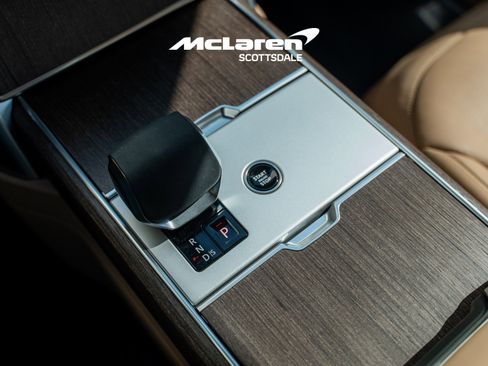 Used 2025 Land Rover Range Rover SE image 27