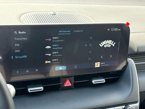 New 2025 Hyundai Ioniq 5 SE image 18