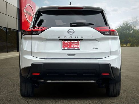 Certified 2026 Nissan Rogue SV w/ Cold Weather Package image 8