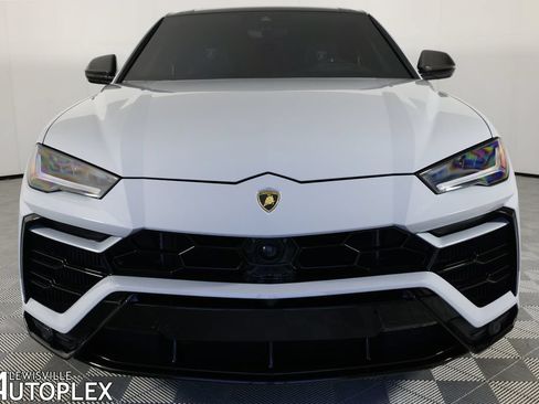 Used 2022 Lamborghini Urus AWD/4WD image 2