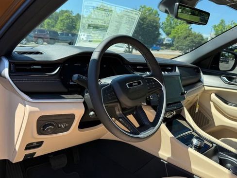 New 2026 Jeep Grand Cherokee L Limited AWD/4WD image 16