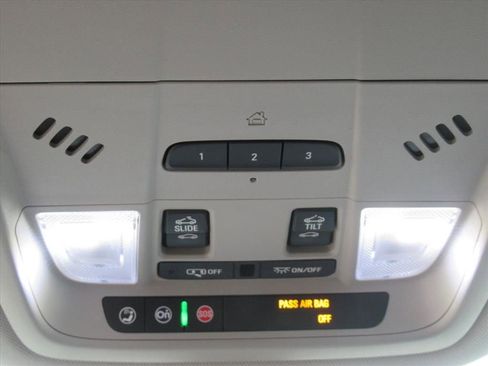 Used 2020 Buick Enclave Essence w/ Sound and Sites Package image 24