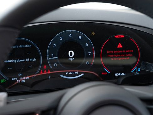 New 2025 Porsche Cayenne image 23