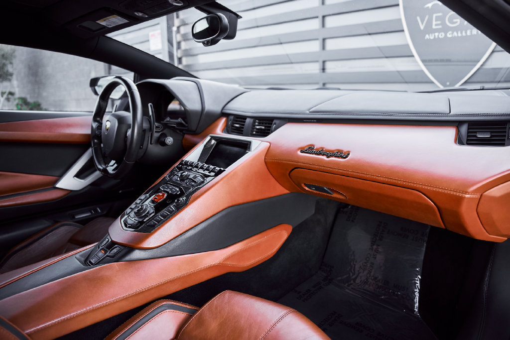 Used 2018 Lamborghini Aventador S AWD/4WD image 46