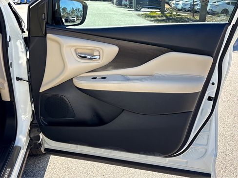 Used 2022 Nissan Murano Platinum w/ Cargo Package image 17