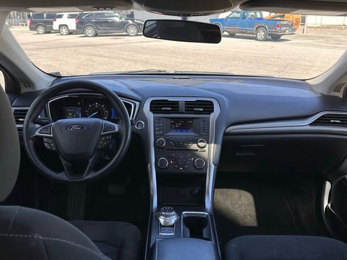 Used 2018 Ford Fusion SE image 20