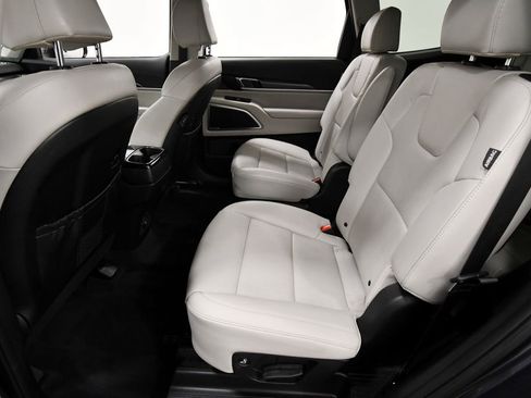 Used 2023 Kia Telluride S FWD image 15