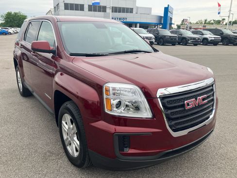 Used 2016 GMC Terrain SLE FWD image 1