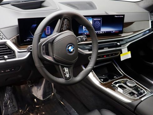 New 2026 BMW X5 xDrive50e image 7