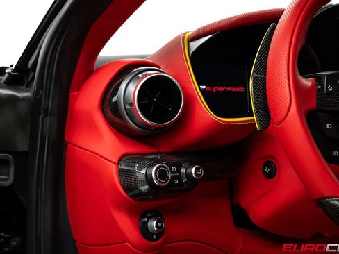 Used 2020 Ferrari 812 Superfast RWD image 33