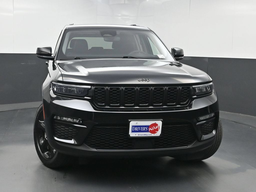 Used 2023 Jeep Grand Cherokee Limited w/ Black Appearance Package AWD/4WD image 43