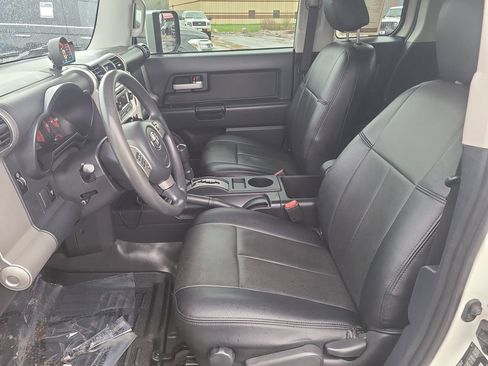 Used 2012 Toyota FJ Cruiser 4WD image 22