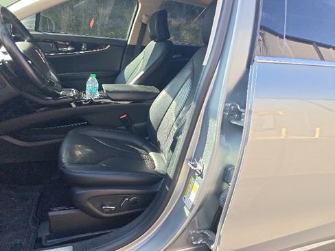 Used 2023 Lincoln Nautilus Reserve image 10