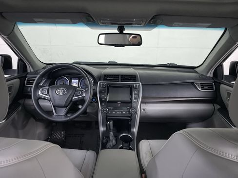 Used 2017 Toyota Camry XLE w/ Moonroof Package FWD image 28