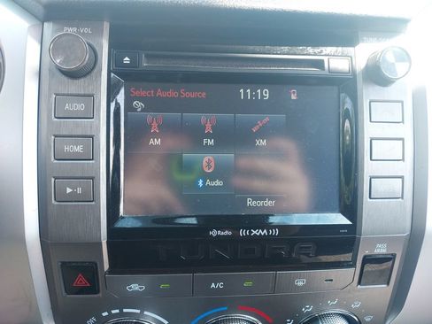 Used 2019 Toyota Tundra SR5 w/ SR5 Upgrade Package AWD/4WD image 13