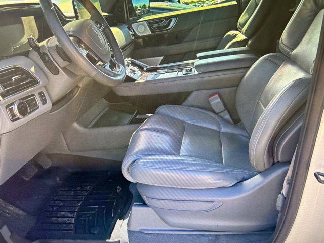 Used 2020 Lincoln Navigator L Reserve w/ Luxury Package AWD/4WD image 5