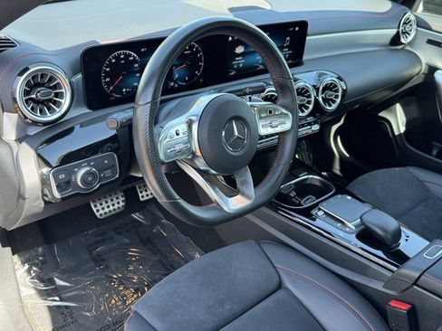 Used 2022 Mercedes-Benz CLA 250 image 17