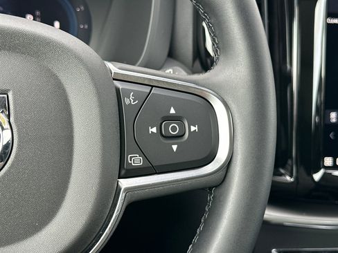 Used 2025 Volvo XC60 B5 Core w/ Protection Package Premier image 27