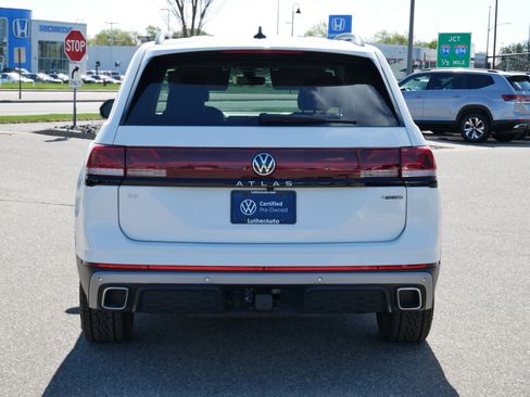 Used 2024 Volkswagen Atlas Peak Edition SE AWD/4WD image 6