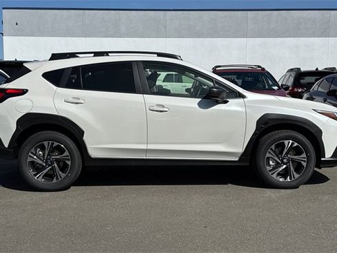 Used 2025 Subaru Crosstrek 2.0i Premium image 3