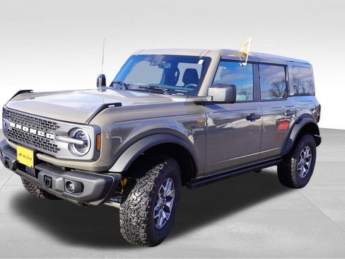 Certified 2025 Ford Bronco Badlands image 11