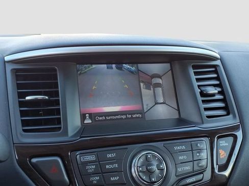 Used 2016 Nissan Pathfinder Platinum FWD image 15