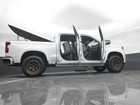Used 2020 Chevrolet Silverado 1500 High Country w/ Technology Package AWD/4WD image 78