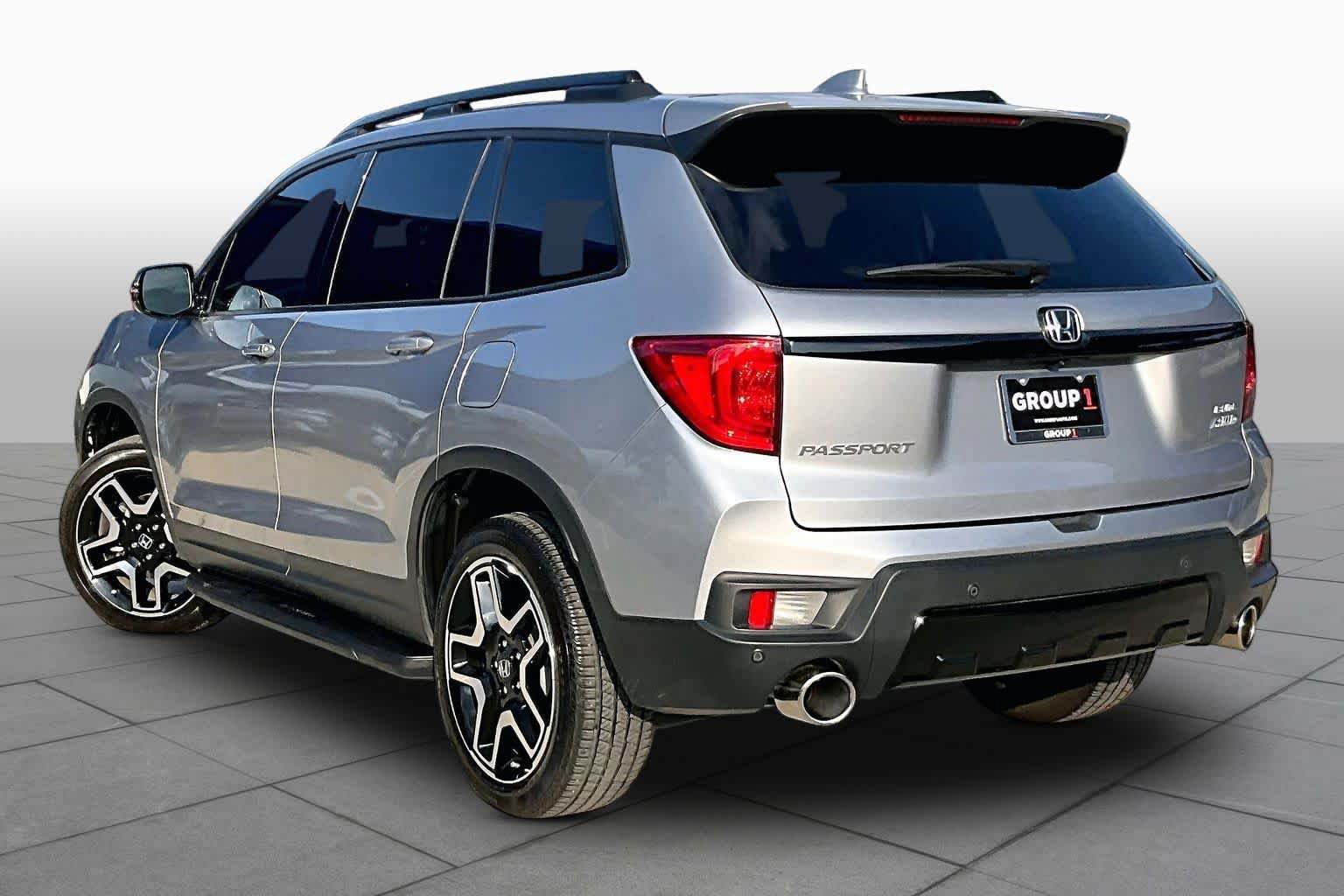Used 2023 Honda Passport Elite image 11