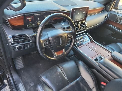 Used 2020 Lincoln Navigator Reserve image 8