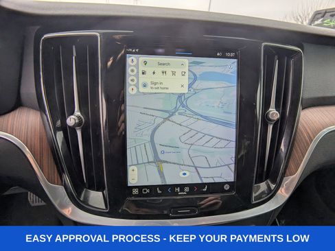 Used 2023 Volvo S60 T8 Plus image 28