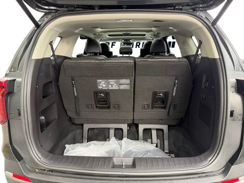 Used 2025 Kia Carnival SX Prestige FWD image 11