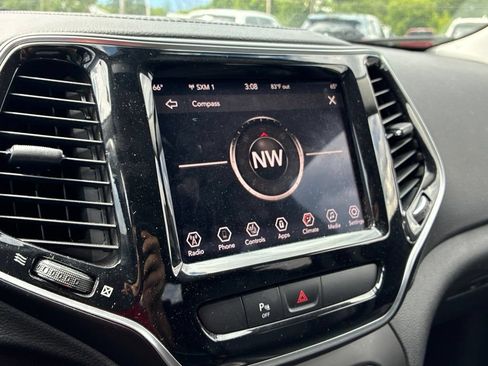 Used 2019 Jeep Cherokee Limited AWD/4WD image 25