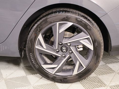 Certified 2025 Hyundai Elantra Sport image 17