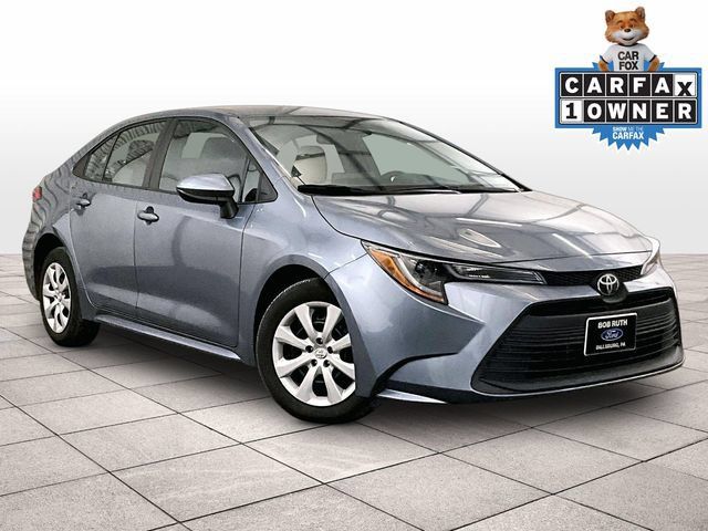 Used 2024 Toyota Corolla LE FWD image 2