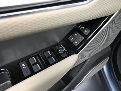 Used 2020 Land Rover Range Rover Velar R-Dynamic S image 21