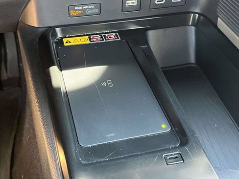 Used 2025 Toyota Camry SE FWD image 31