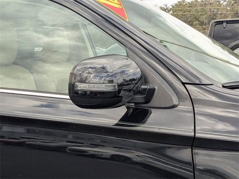 Used 2018 Mitsubishi Outlander SEL image 11