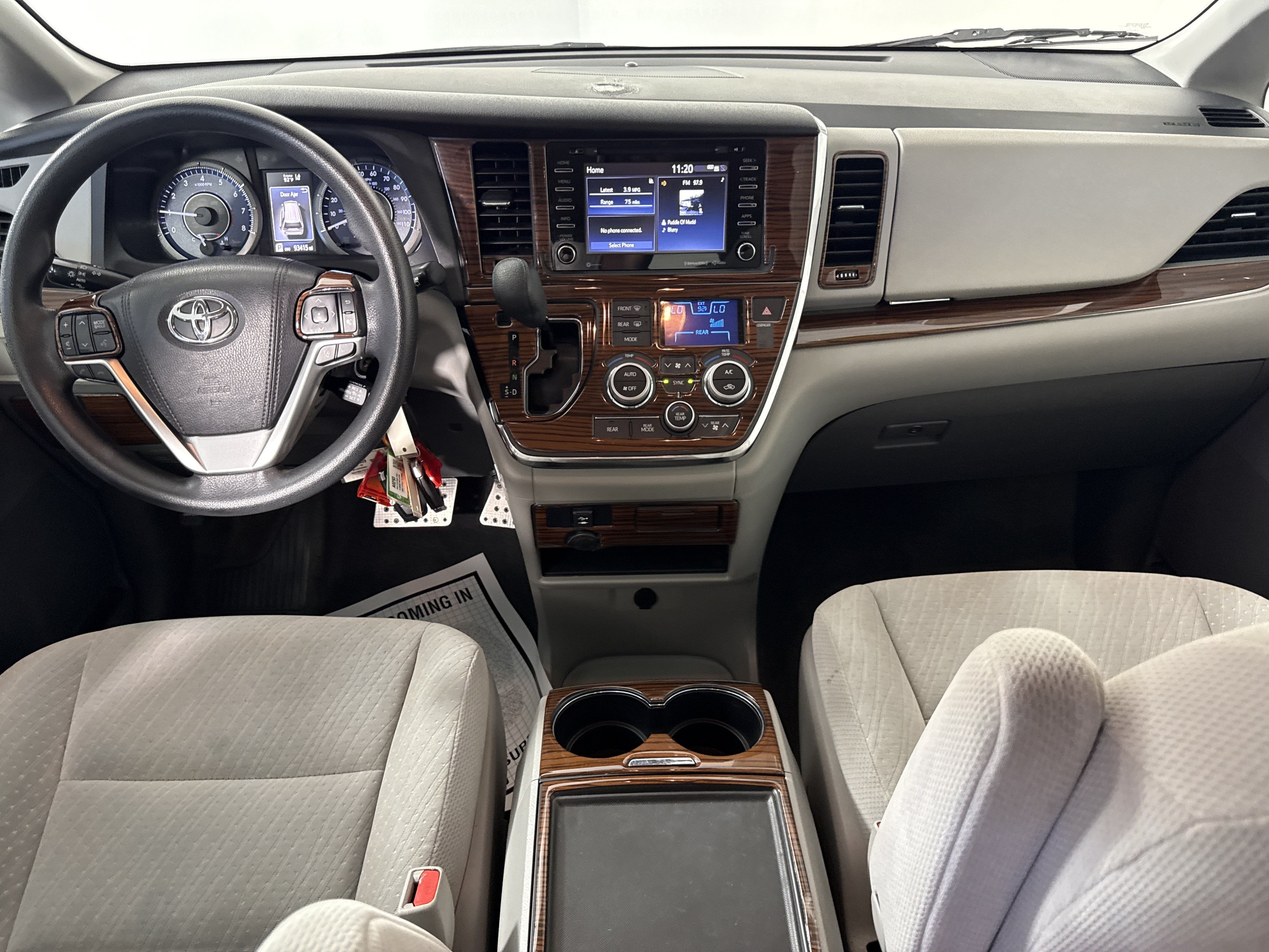 Used 2018 Toyota Sienna LE FWD image 10