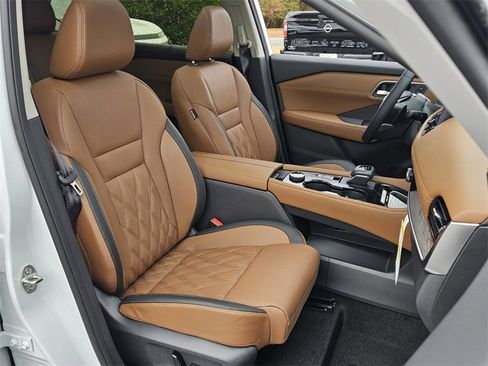 New 2026 Nissan Rogue Platinum image 15