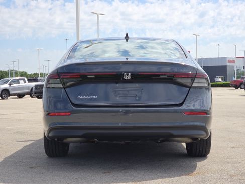 Used 2023 Honda Accord EX image 16