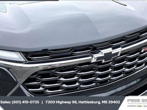 Used 2025 Chevrolet Trax RS w/ Driver Confidence Package image 21