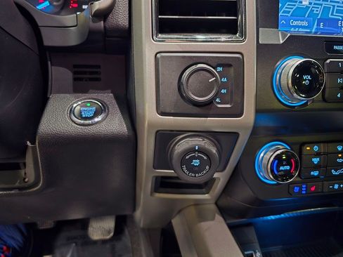 Used 2019 Ford F150 Lariat w/ Equipment Group 502A Luxury AWD/4WD image 33