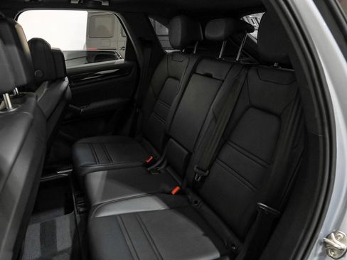 Used 2023 Porsche Cayenne image 35