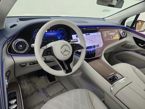 New 2026 Mercedes-Benz EQS 400 4MATIC SUV image 9