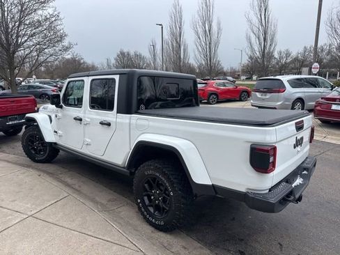 Used 2024 Jeep Gladiator Willys image 5